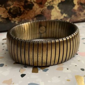 💜 3/$50 Vintage gold stretch bracelet